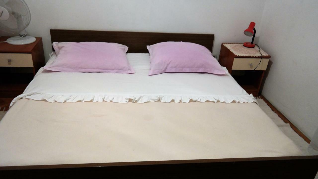 Zorica * Brodarica (Sibenik-Knin)